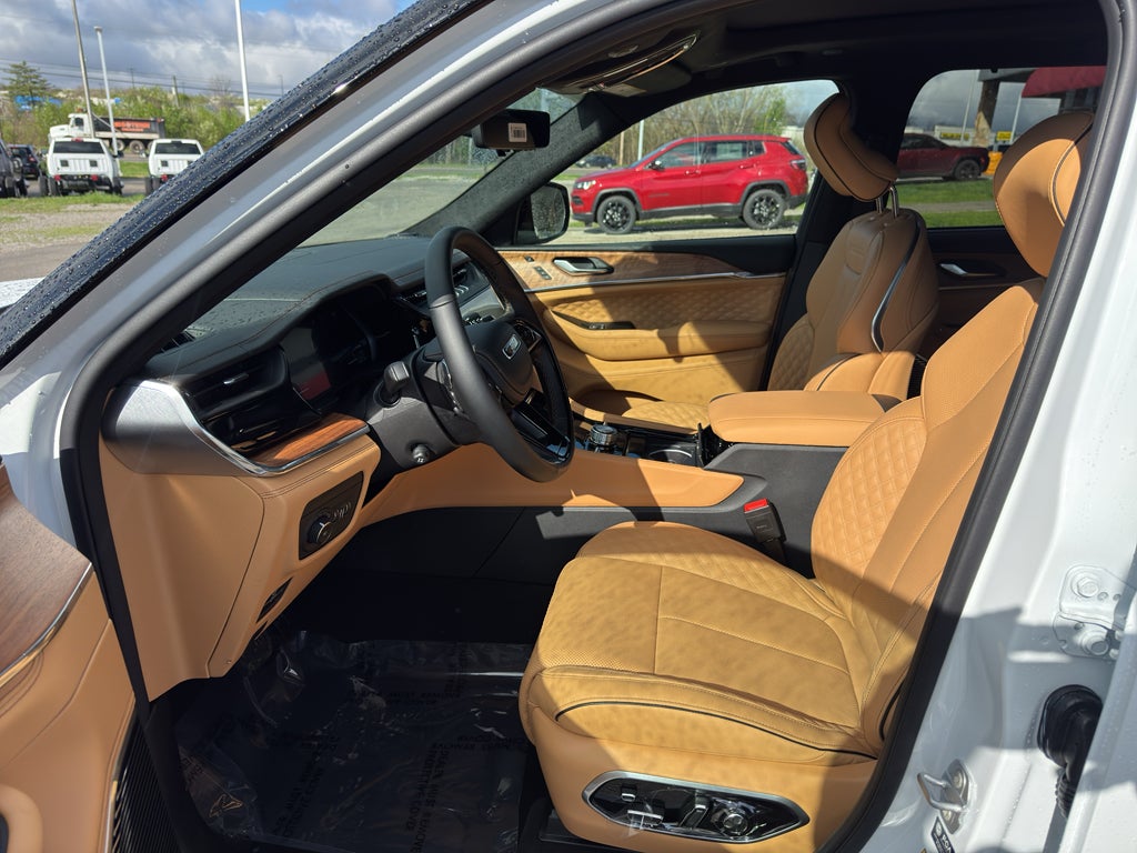 2026 Jeep Grand Cherokee Summit