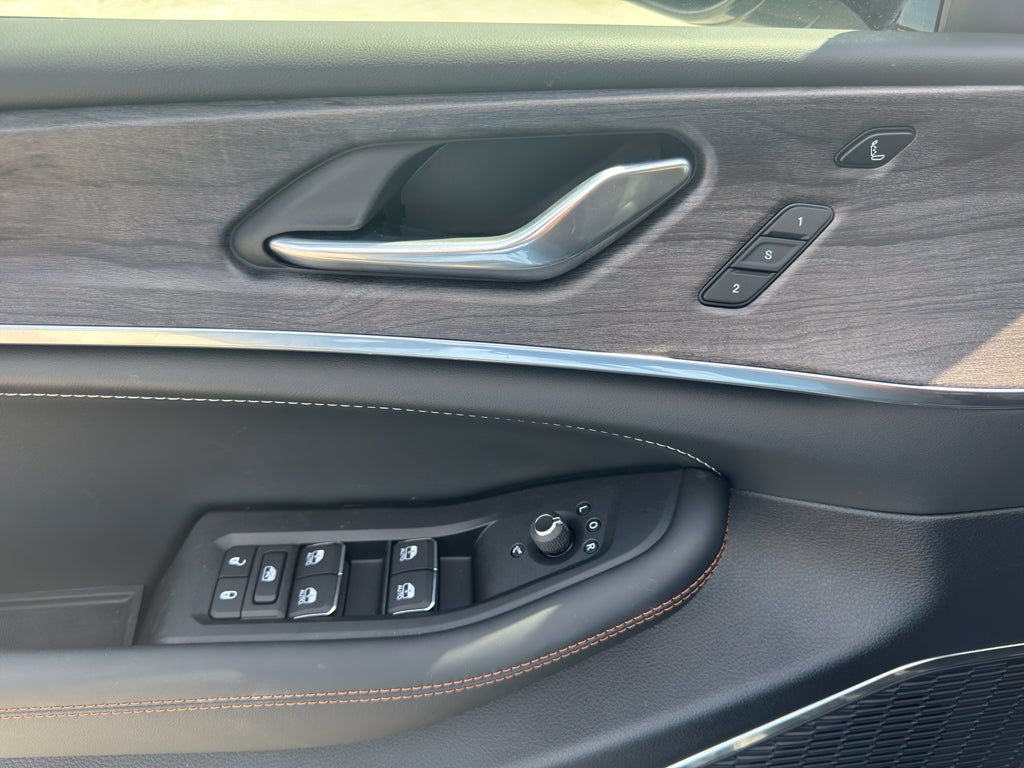 2025 Jeep Grand Cherokee Overland