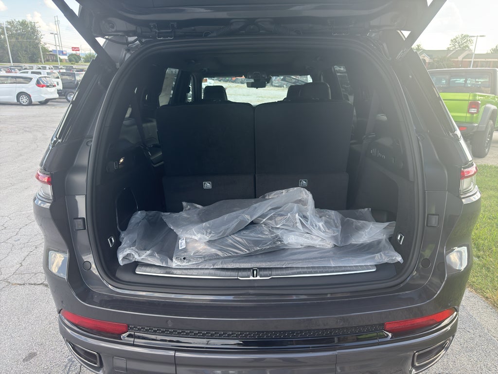 2025 Jeep Grand Cherokee Summit Reserve