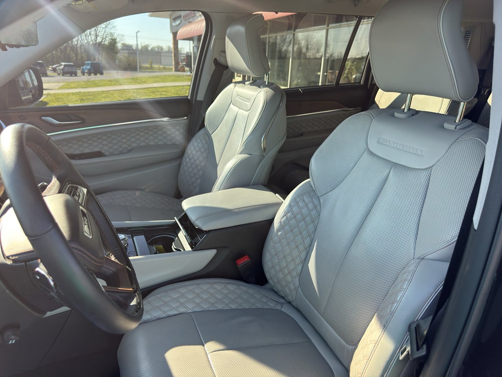 2022 Jeep Grand Cherokee L Summit