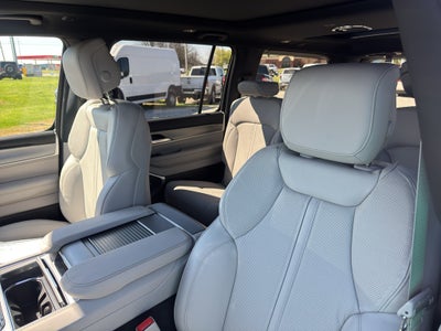 2026 Jeep Grand Wagoneer Base