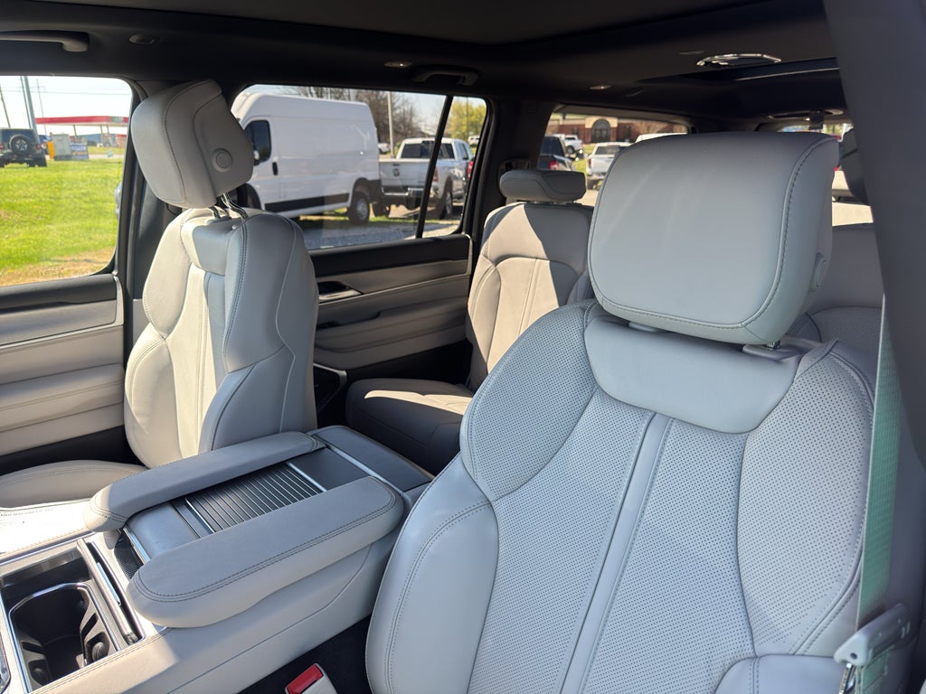 2026 Jeep Grand Wagoneer Base