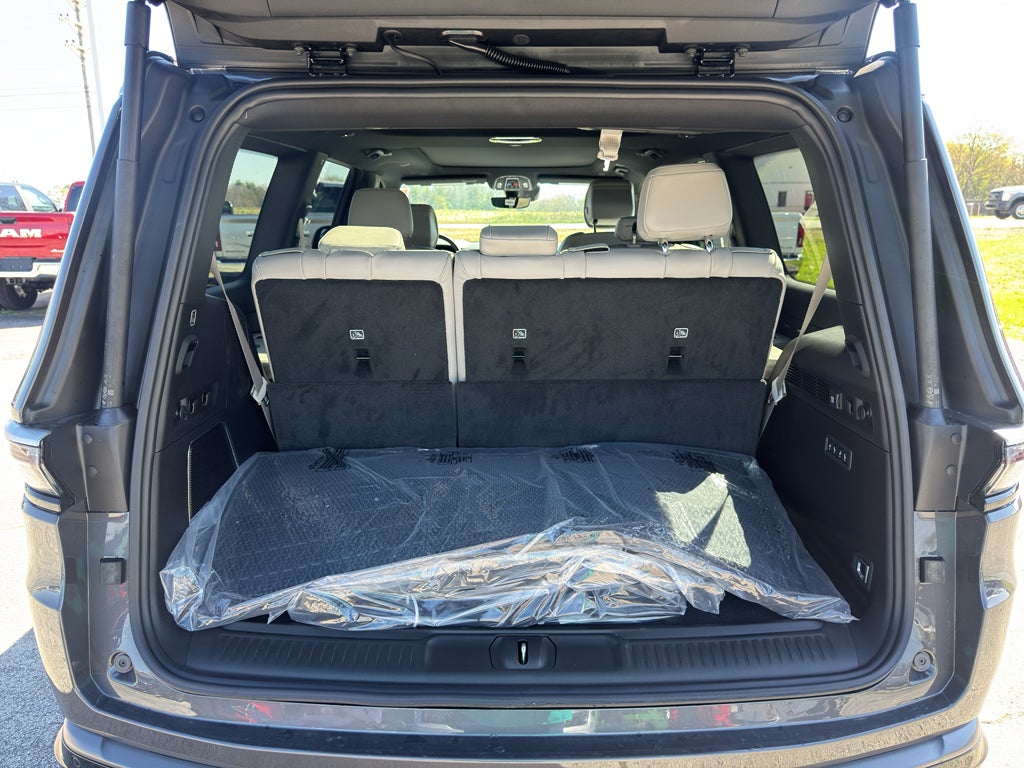 2026 Jeep Grand Wagoneer Base