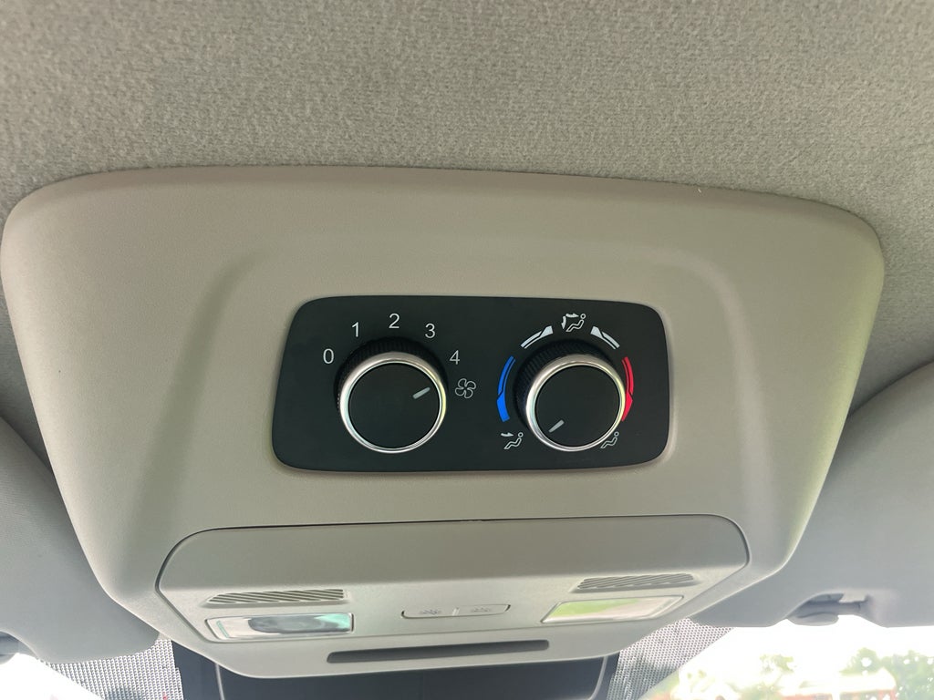 2024 Ford Transit Wagon XLT