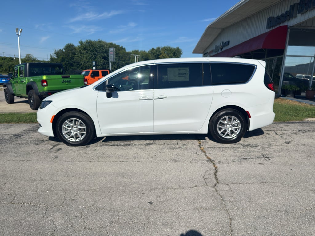 2026 Chrysler Voyager LX