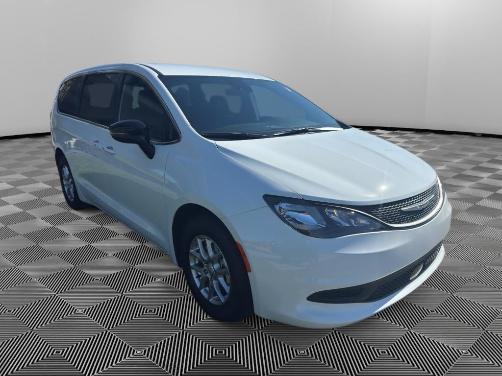 2026 Chrysler Voyager LX