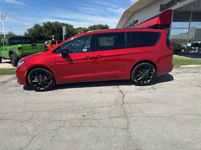 2026 Chrysler Pacifica Limited