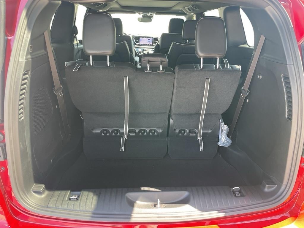 2027 Chrysler Pacifica Limited
