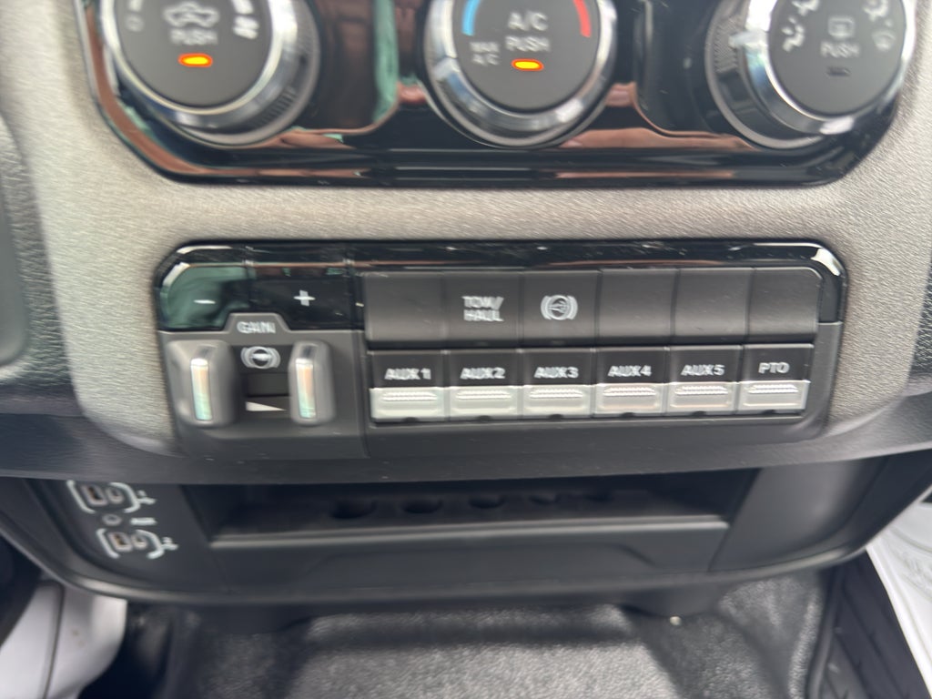 2025 RAM Ram 3500 Chassis Cab Tradesman