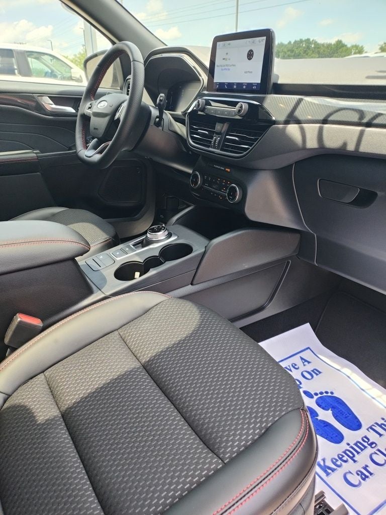 2025 Ford Escape Hybrid ST-Line