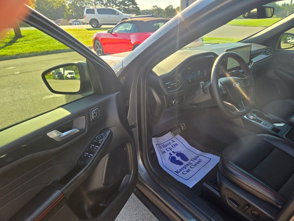 2024 Ford Escape Hybrid ST-Line Elite