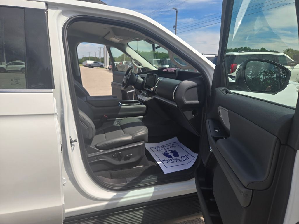 2026 Ford Expedition Active