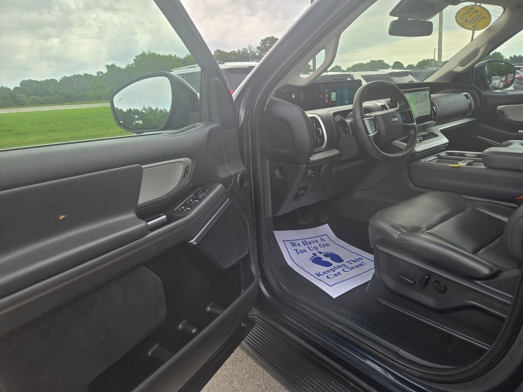 2025 Ford Expedition Active
