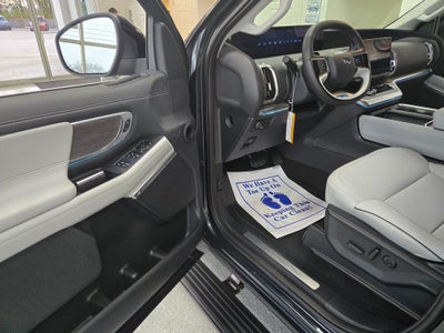 2025 Ford Expedition Platinum®