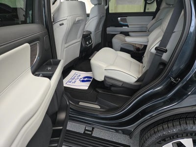 2025 Ford Expedition Platinum®