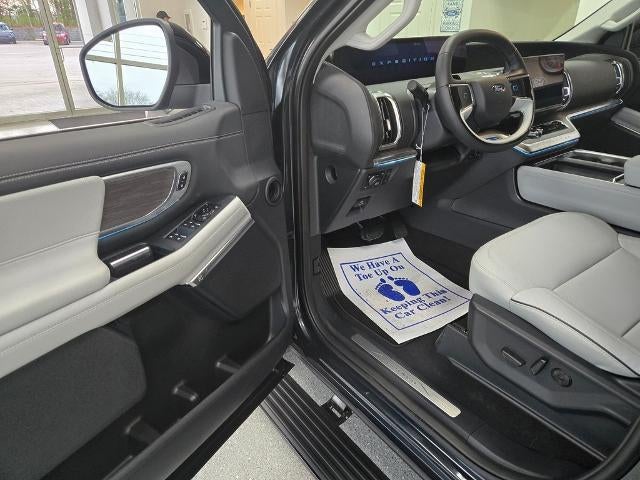 2025 Ford Expedition Platinum®