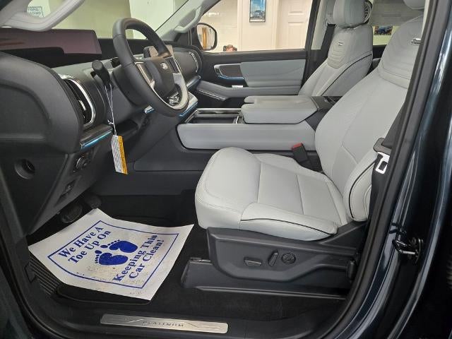 2025 Ford Expedition Platinum®