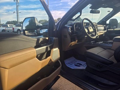 2027 Ford F-350SD F-350® Lariat®