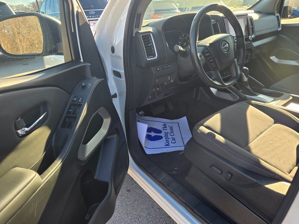 2024 Nissan Frontier SV