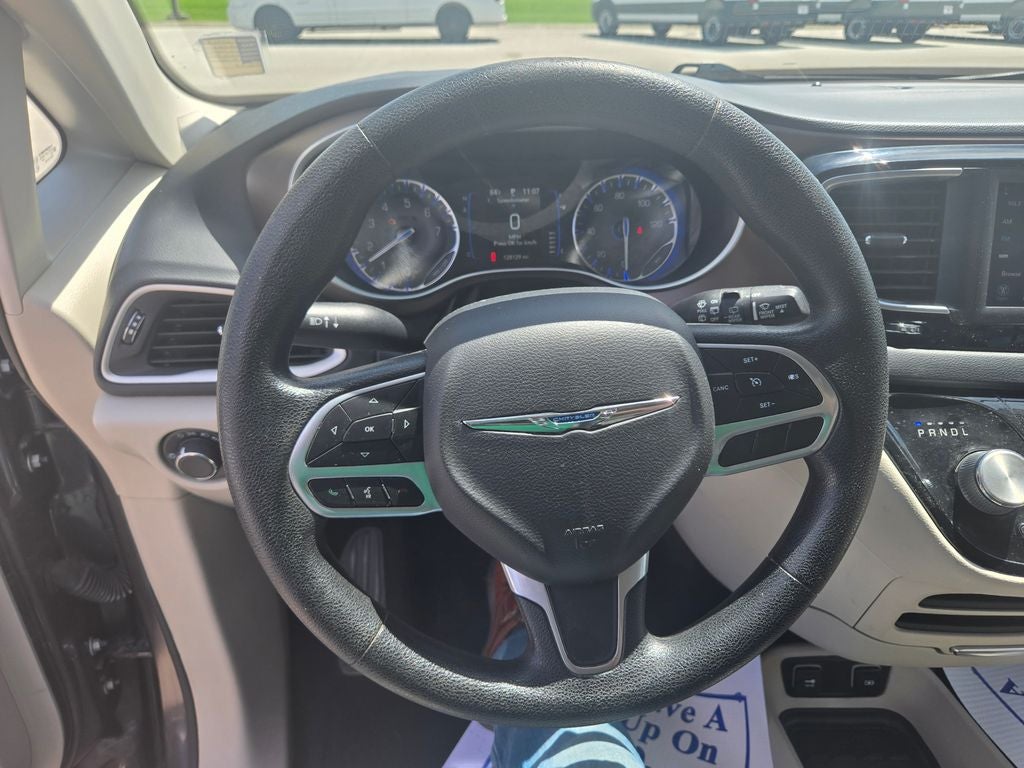 2021 Chrysler Voyager LXI
