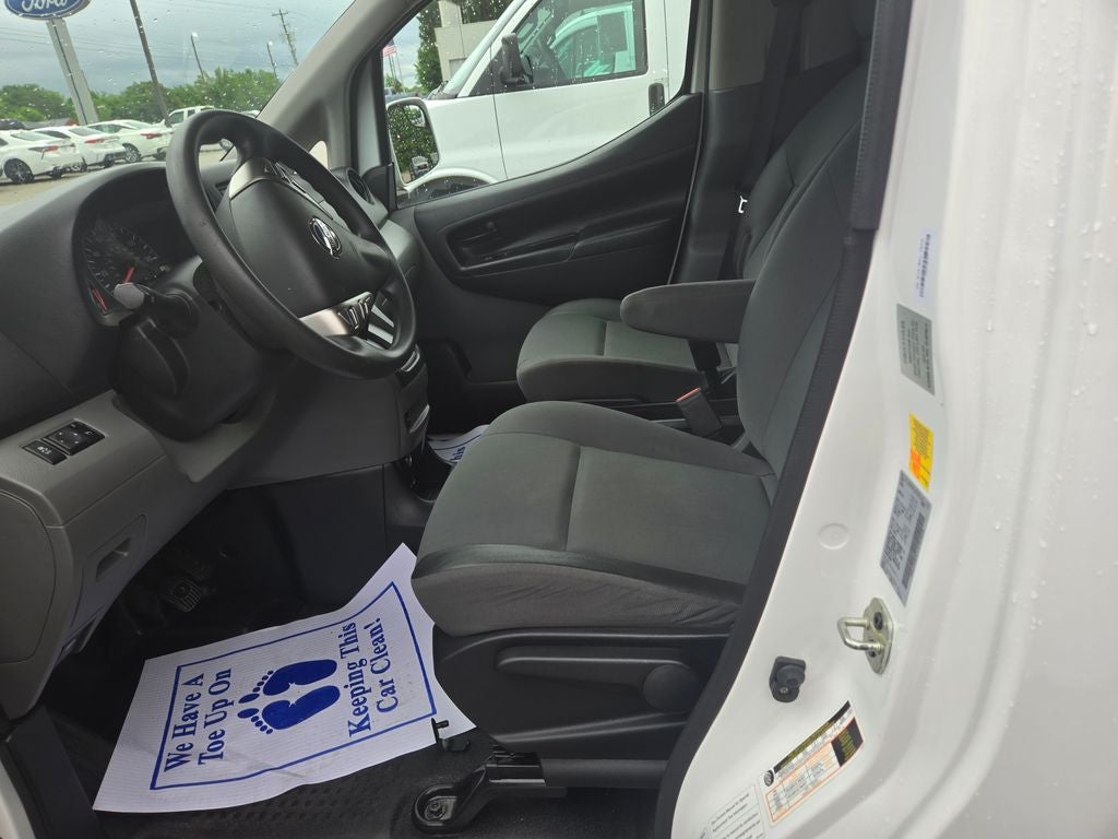 2020 Nissan NV200 SV