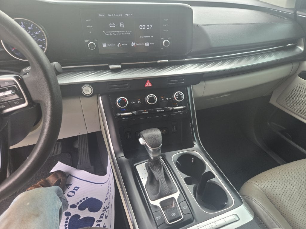 2022 Kia Carnival LX