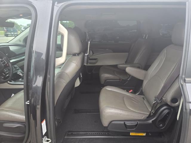 2022 Kia Carnival LX
