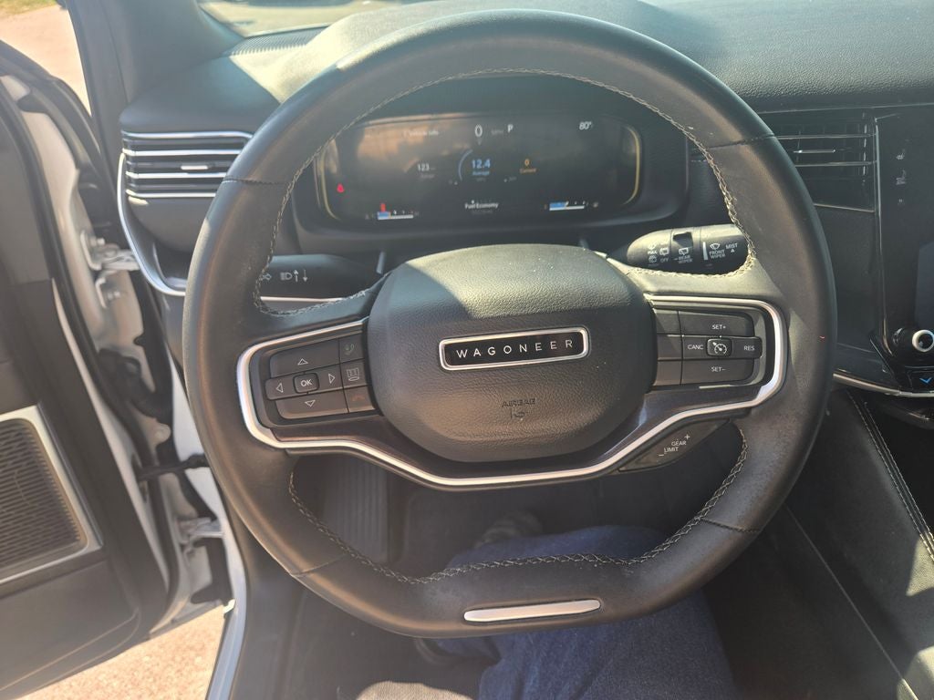 2023 Jeep Wagoneer Base