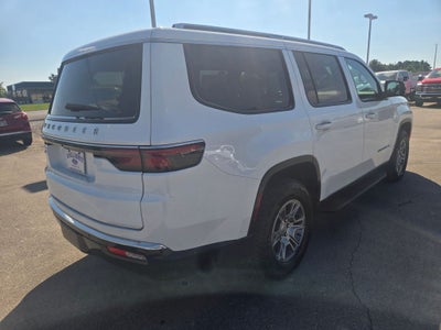 2023 Jeep Wagoneer Base