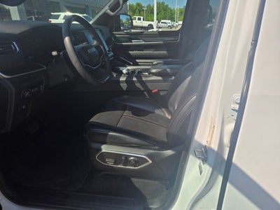 2023 Jeep Wagoneer Base