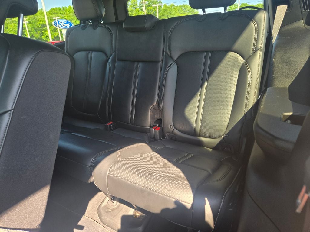 2023 Jeep Wagoneer Base