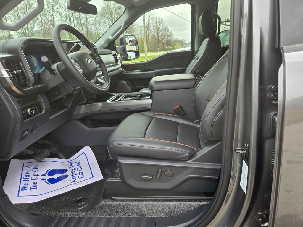 2026 Ford F-350SD Lariat DRW