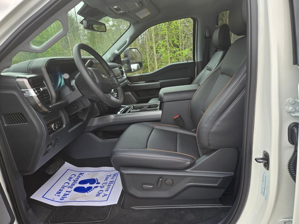 2026 Ford F-350SD Lariat DRW