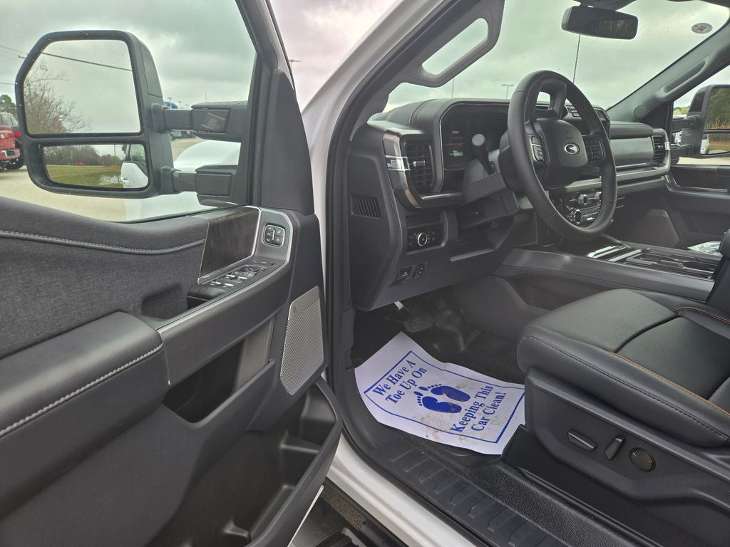 2026 Ford F-350SD Lariat DRW