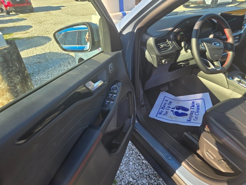 2026 Ford Escape Hybrid ST-Line Elite