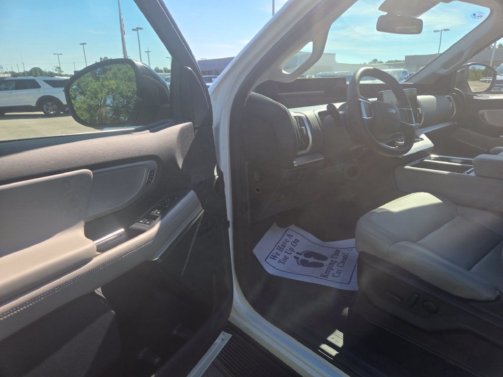 2027 Ford Expedition Active