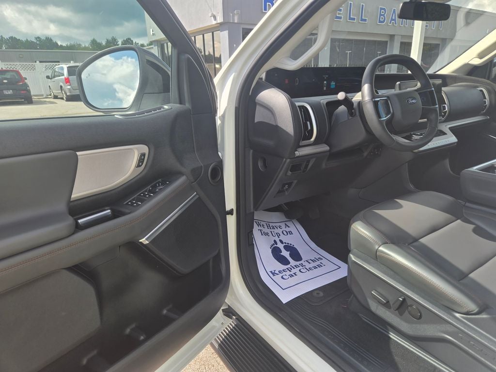 2025 Ford Expedition Active