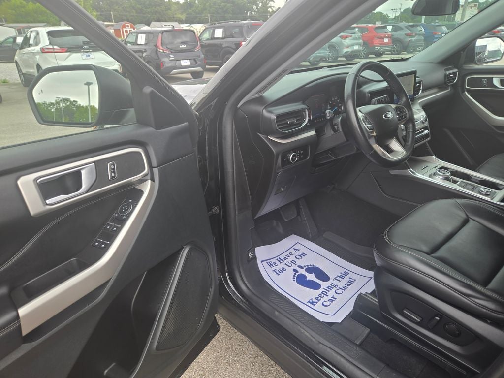 2023 Ford Explorer XLT