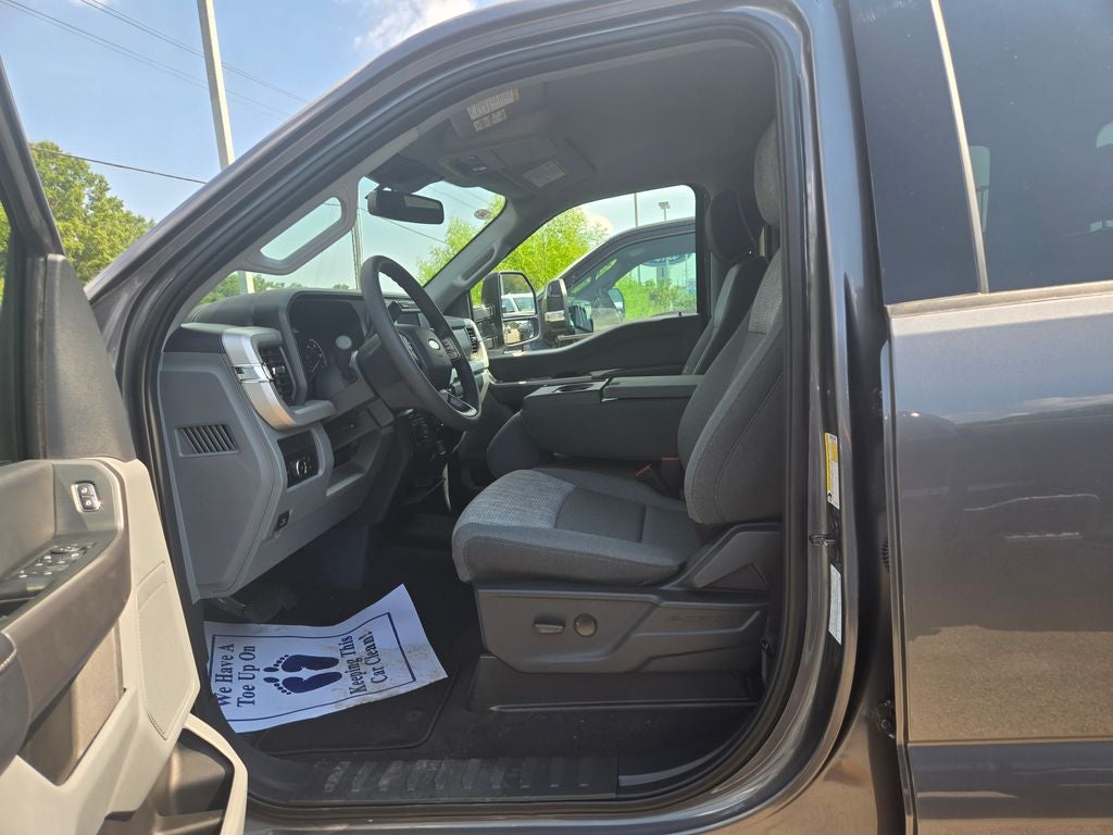 2027 Ford F-250SD XLT
