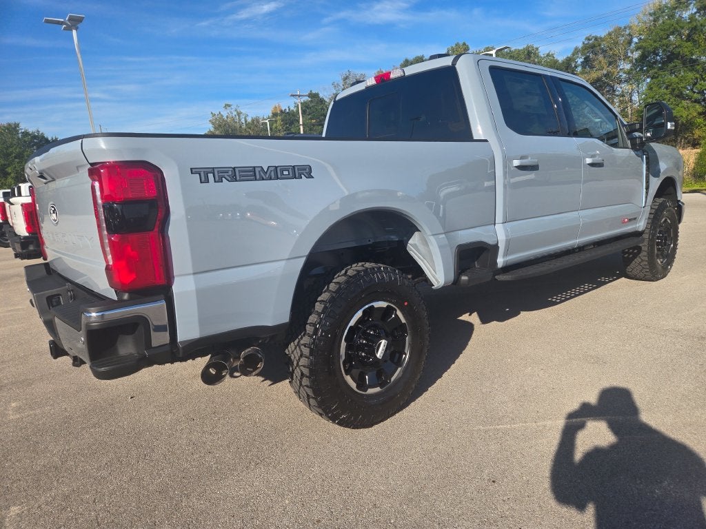 2027 Ford F-350SD Lariat