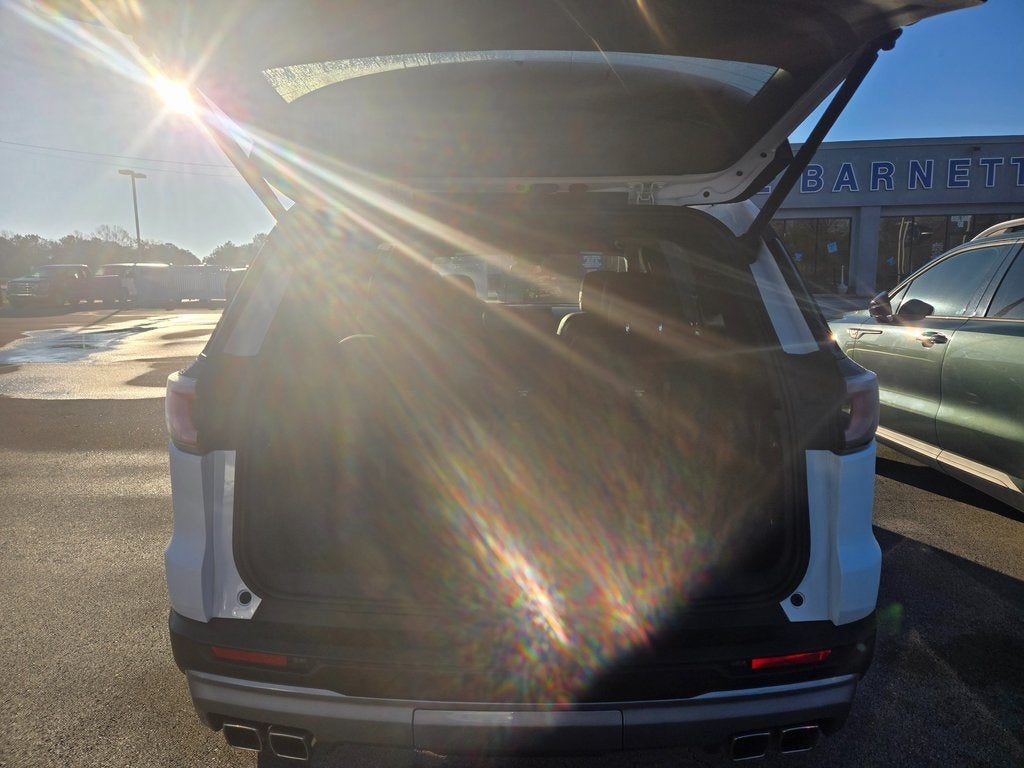 2024 GMC Acadia Elevation