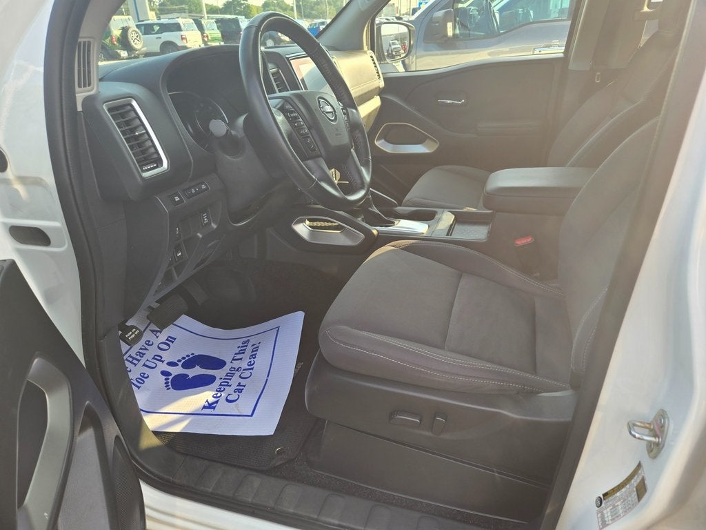 2024 Nissan Frontier SV