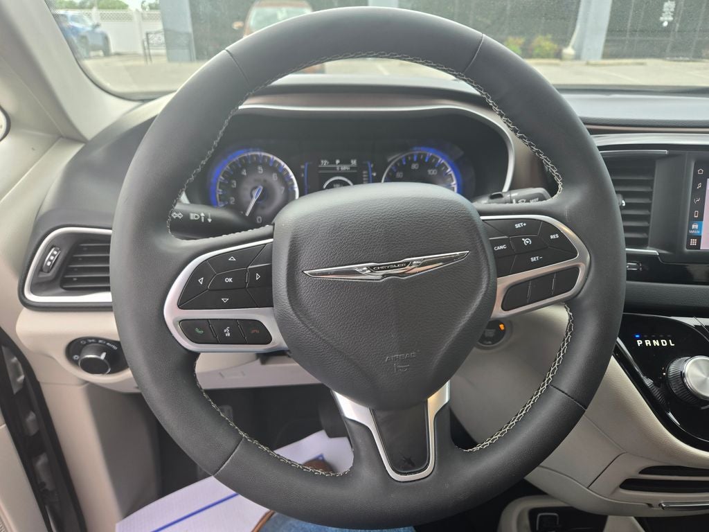 2023 Chrysler Voyager LX