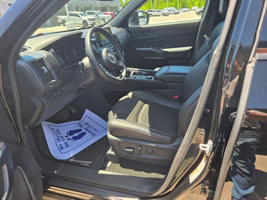 2025 Nissan Pathfinder Rock Creek