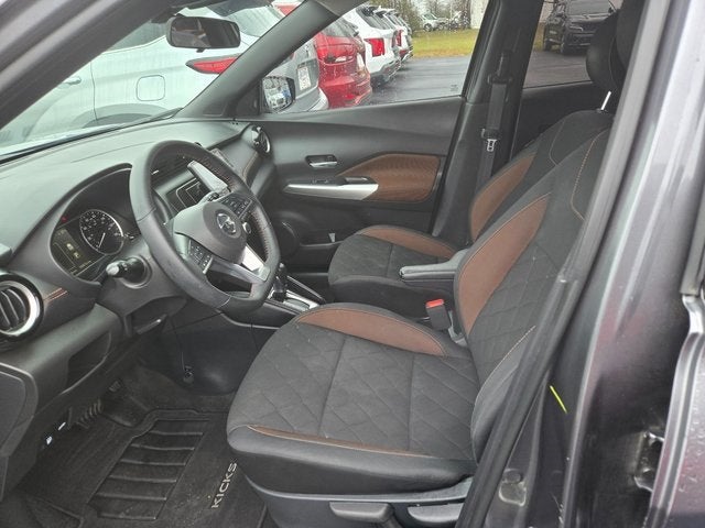 2020 Nissan Kicks SR