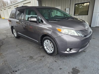 2017 Toyota Sienna XLE 7 Passenger