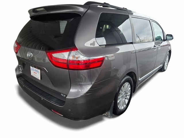 2017 Toyota Sienna XLE 7 Passenger