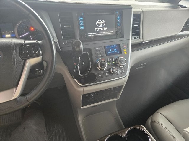 2017 Toyota Sienna XLE 7 Passenger