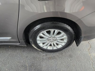 2017 Toyota Sienna XLE 7 Passenger