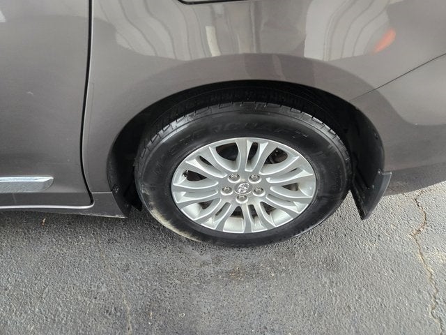 2017 Toyota Sienna XLE 7 Passenger